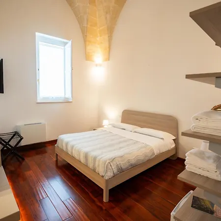 - Via Casalnuovo Collection 3*
